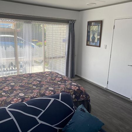 Self Contained En-Suite Private Bathroom, Private Entrance, Close To Shops & Hospital Homestay Hamilton Buitenkant foto