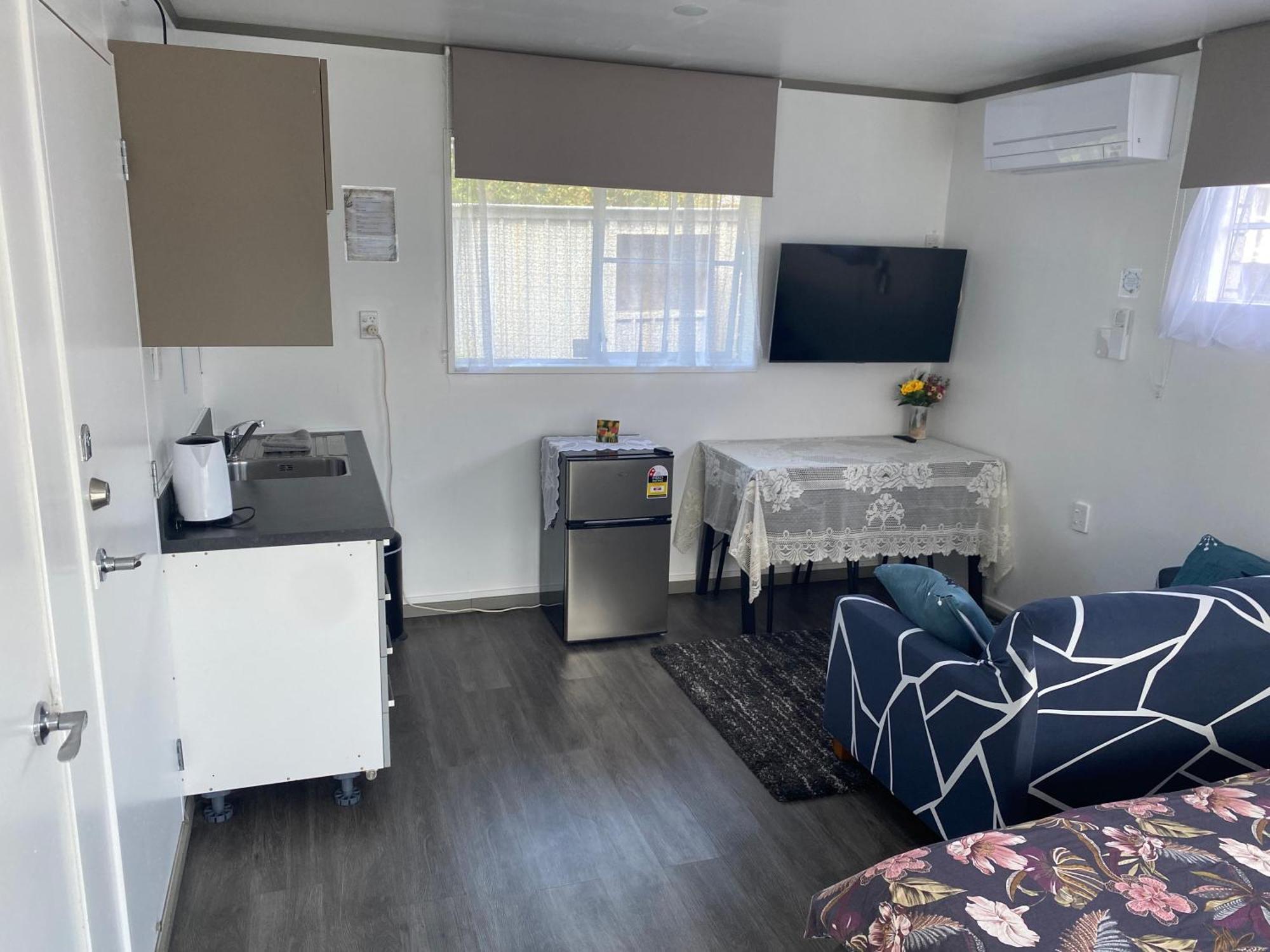 Self Contained En-Suite Private Bathroom, Private Entrance, Close To Shops & Hospital Homestay Hamilton Buitenkant foto