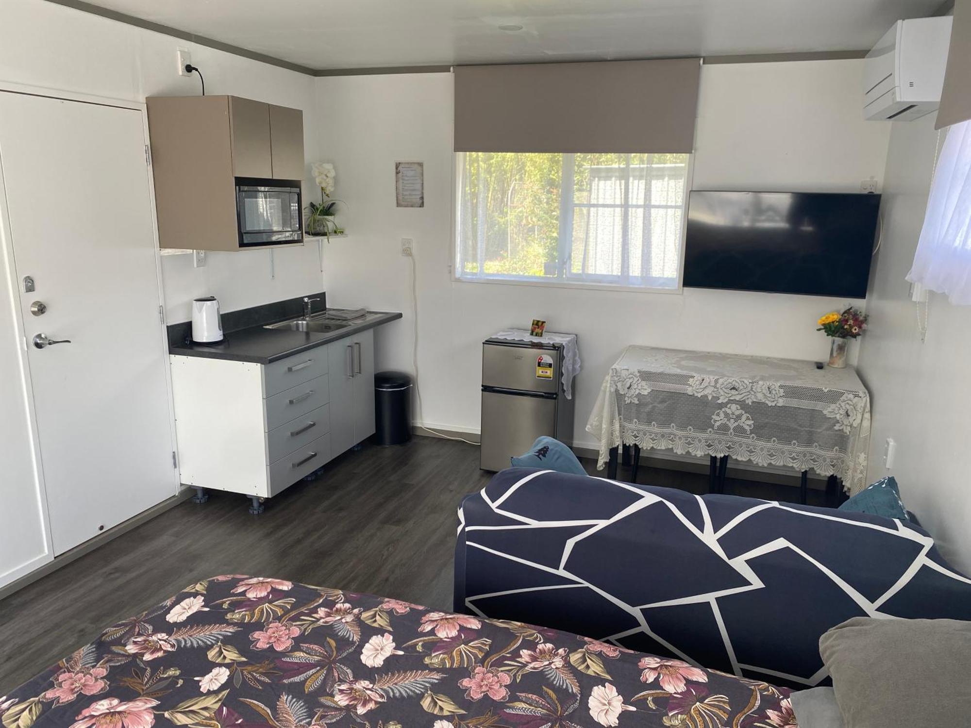 Self Contained En-Suite Private Bathroom, Private Entrance, Close To Shops & Hospital Homestay Hamilton Buitenkant foto