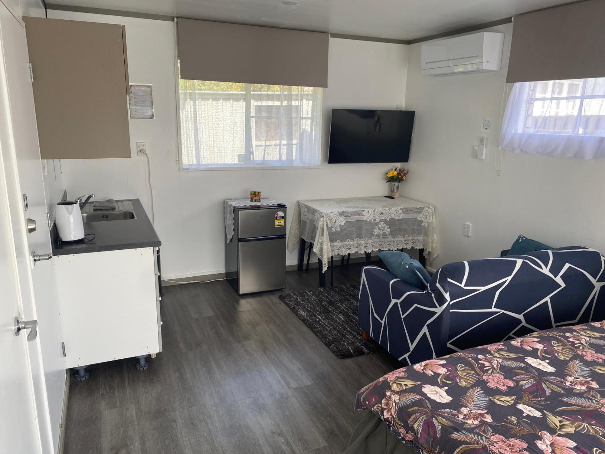Self Contained En-Suite Private Bathroom, Private Entrance, Close To Shops & Hospital Homestay Hamilton Buitenkant foto
