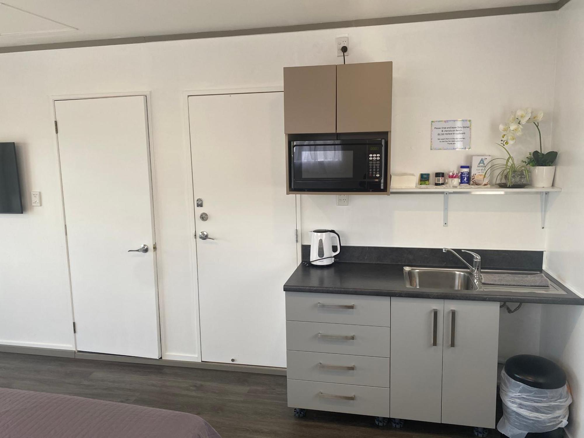 Self Contained En-Suite Private Bathroom, Private Entrance, Close To Shops & Hospital Homestay Hamilton Buitenkant foto